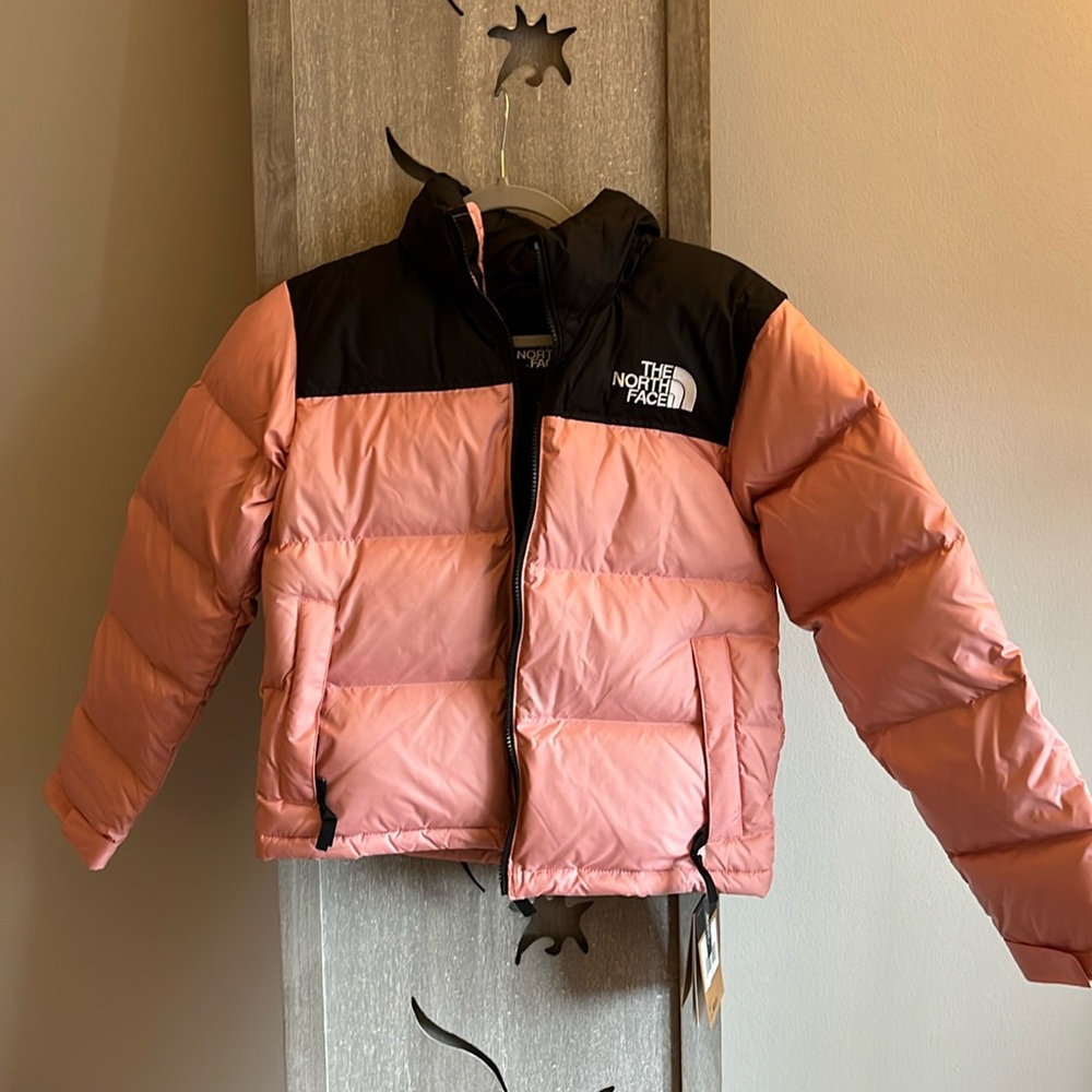 Looking to trade North face 1996 nuptse jacket in XS faded rose for a diff color